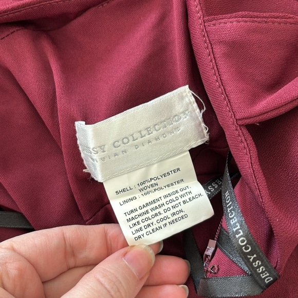 NWOT Dessy Collection vneck open back trumpet burgundy long maxi formal dress - Picture 9 of 9